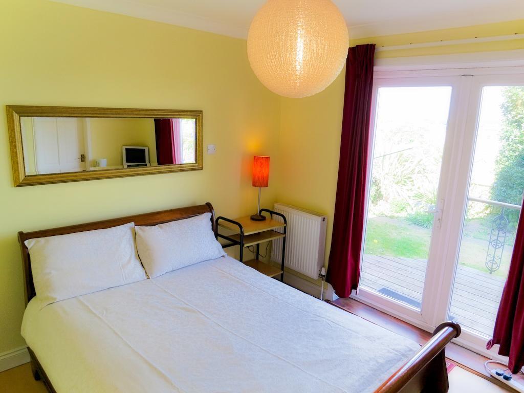 Bed and Breakfast Angel View Гильдфорд Номер фото