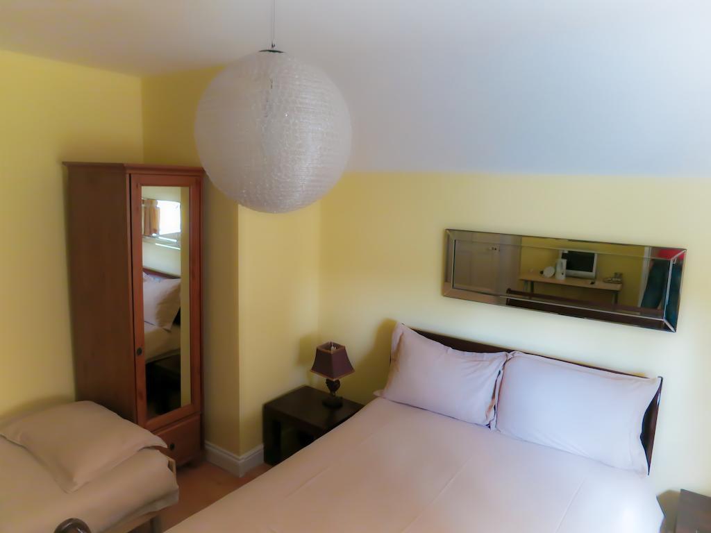 Bed and Breakfast Angel View Гильдфорд Номер фото